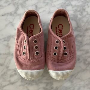 Cienta laceless sneakers